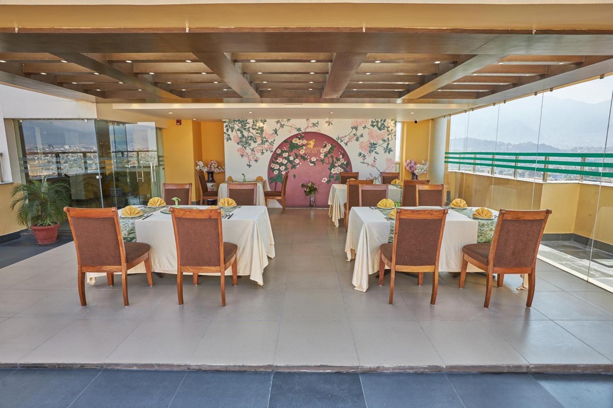Hotel Crowne Imperial Kathmandu Ngoại thất bức ảnh